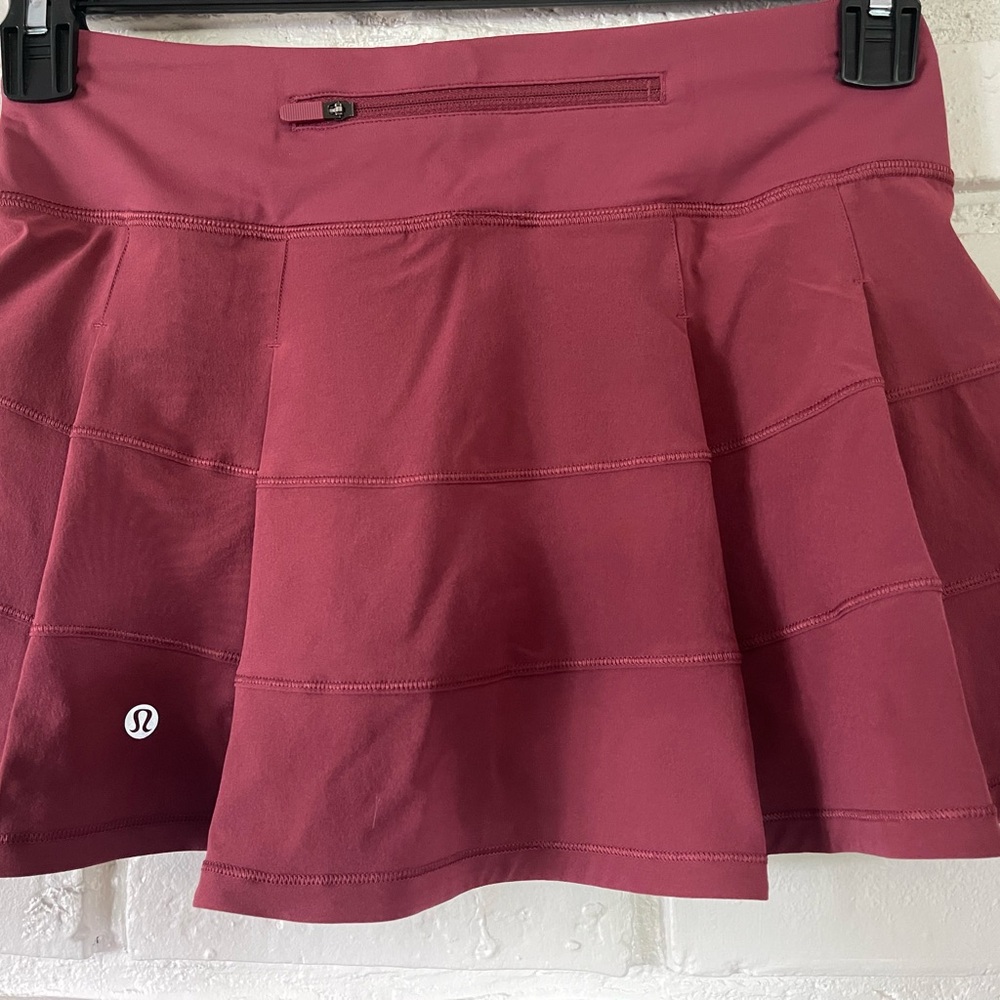 Lululemon Pace Rival Skirt Size 4 Maroon / Burgundy w/ Built-In Shorts